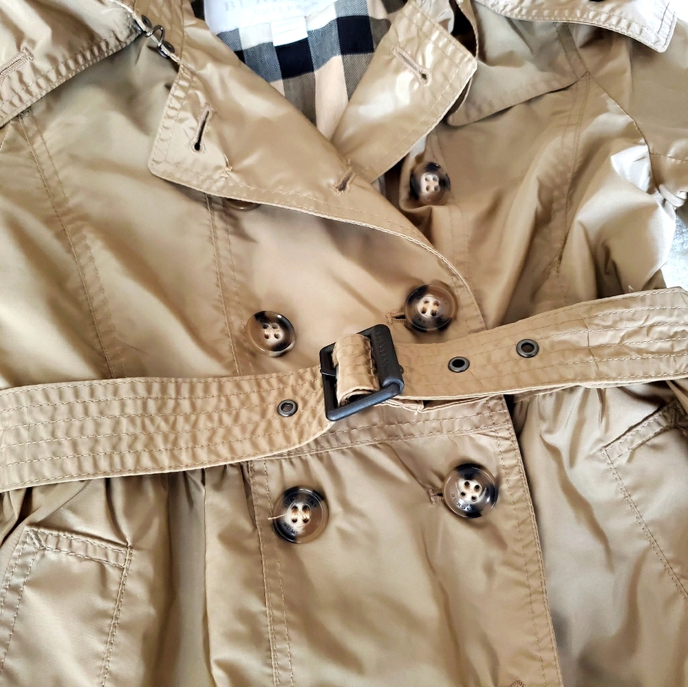 Burberry kids Girl's lightweight trench coat 6T